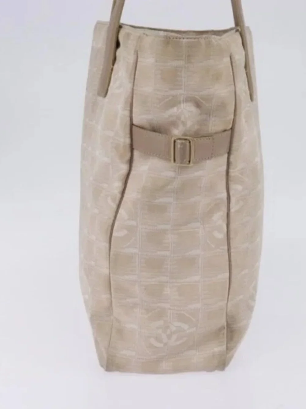 CHANEL brand	chanel color	beige