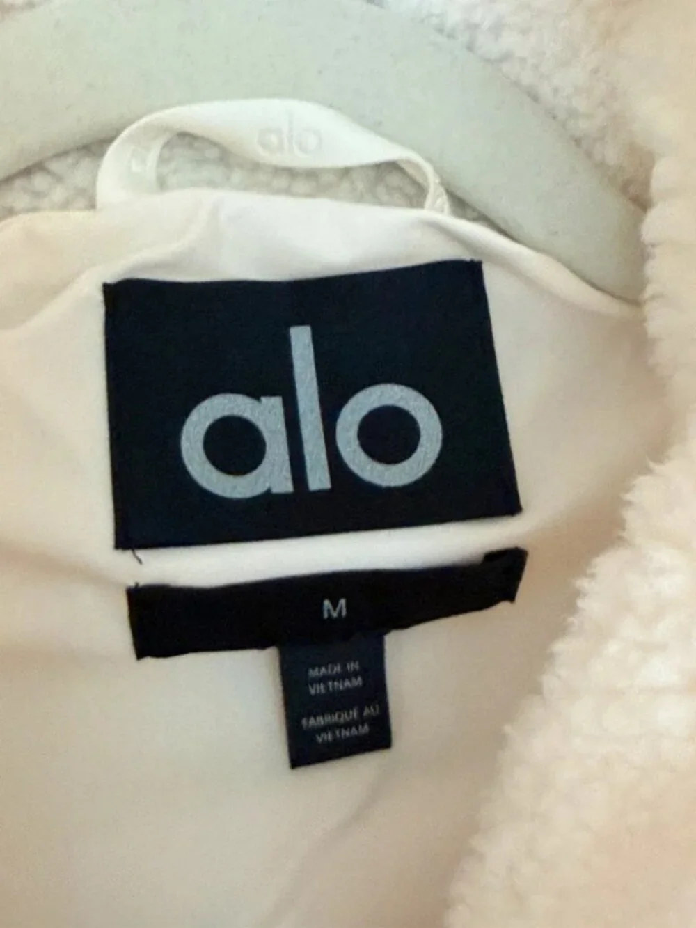 ALO Yoga elevate your