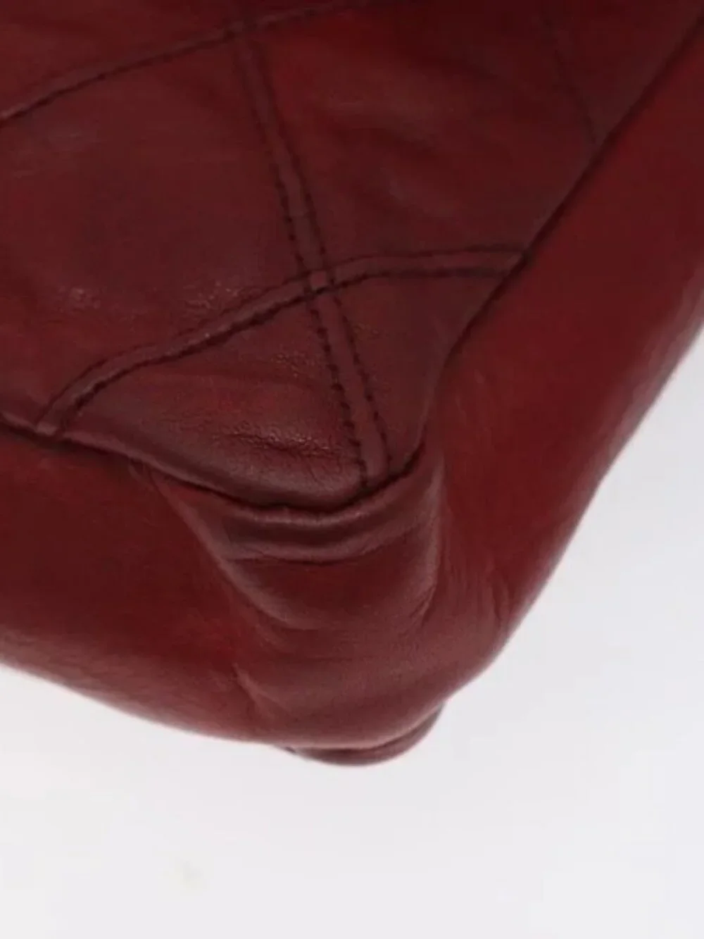CHANEL brand	chanel color	red