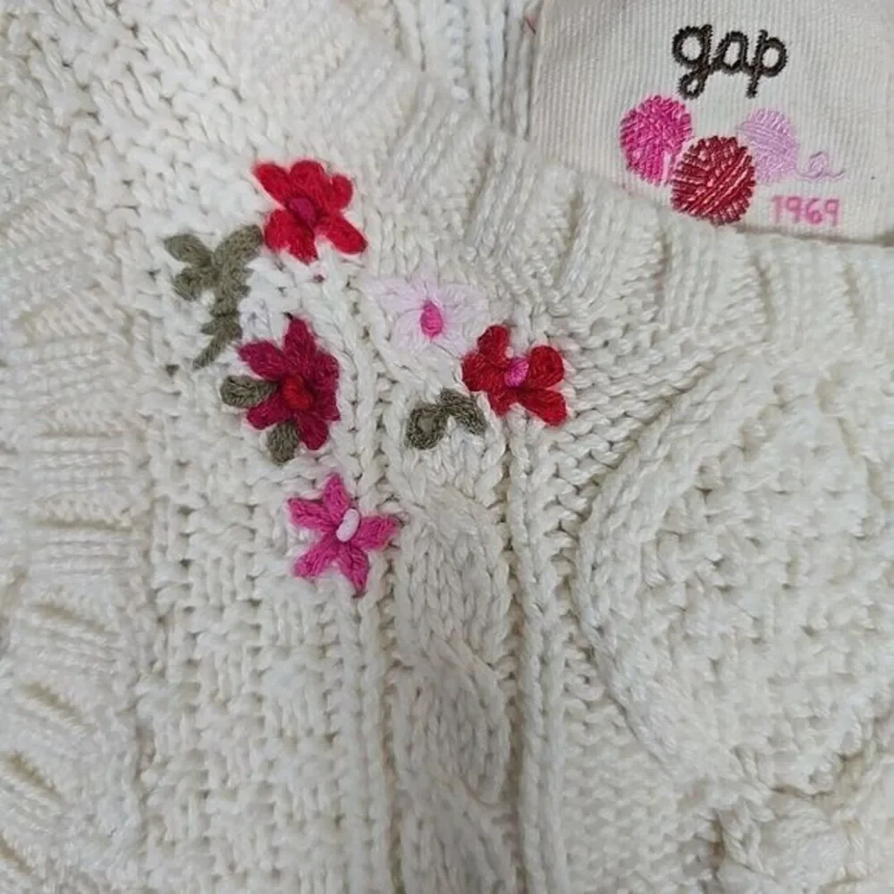 GAP sweater vest