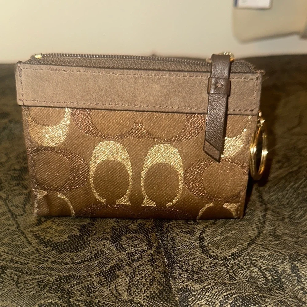 Coach elegant coin