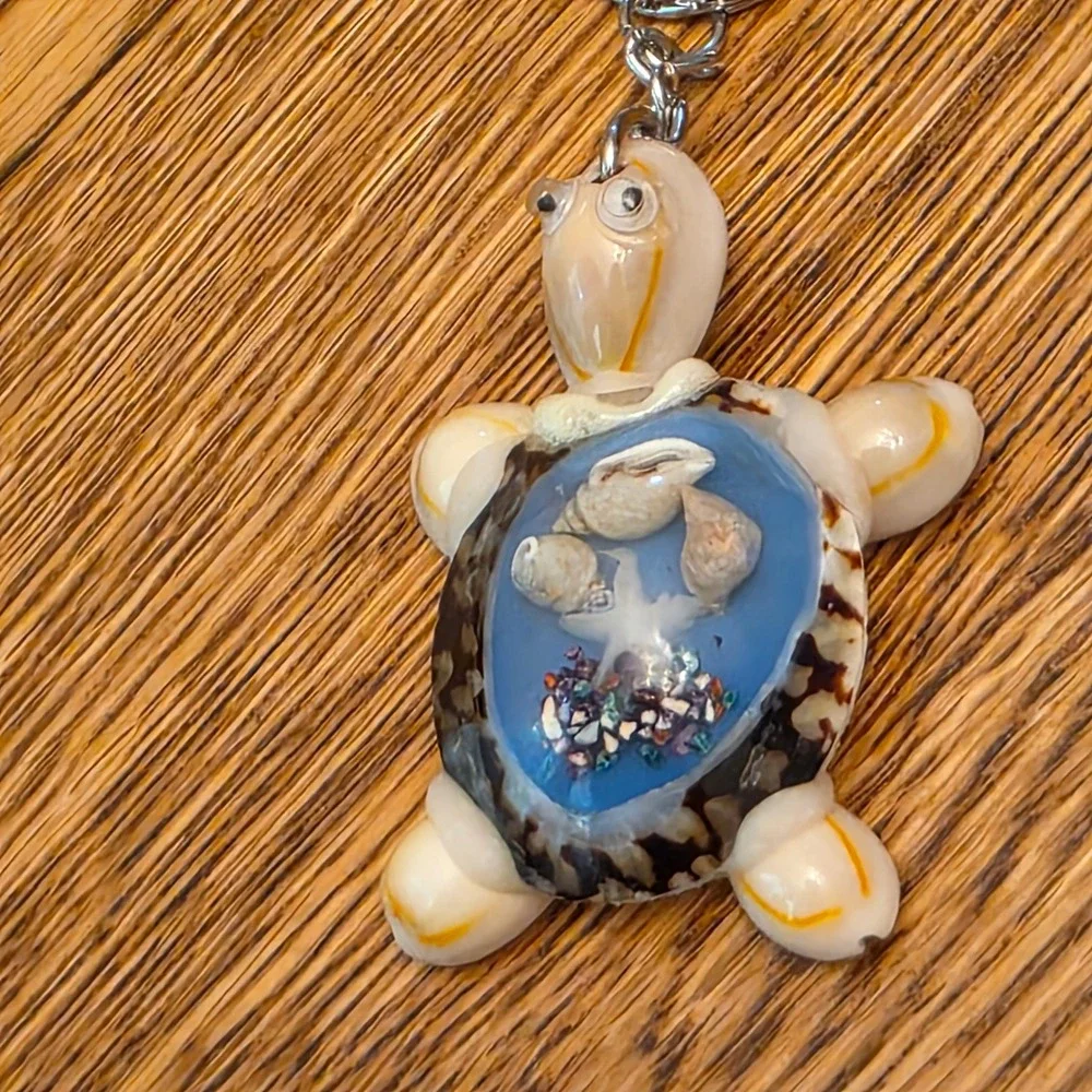 Sea Turtle Hawaii‎ Keychain Natural Shell Blue Resin Underwater Scene Souvenir