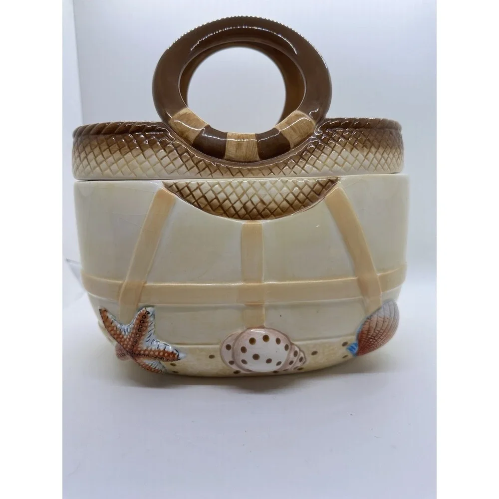 The Unbranded Brand vtg ceramic