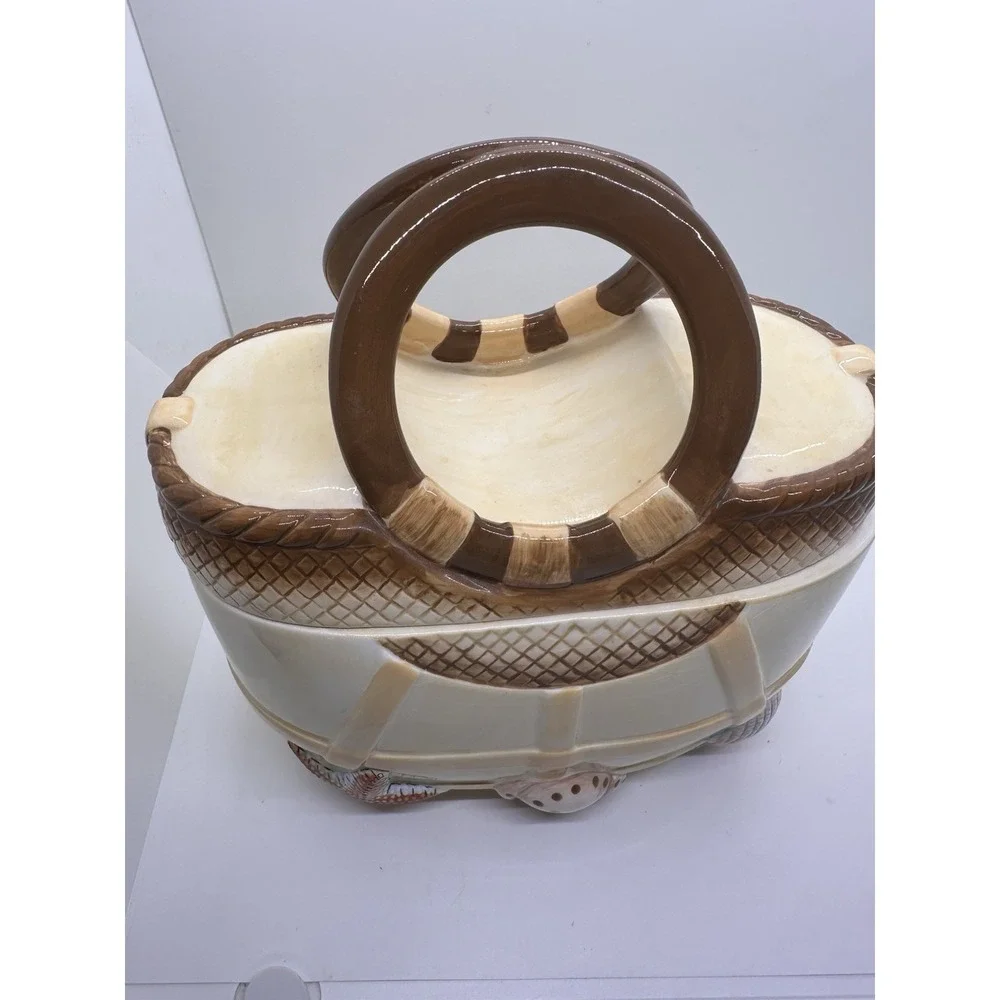 The Unbranded Brand vtg ceramic