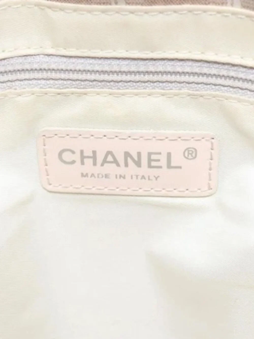CHANEL brand	chanel color	pink