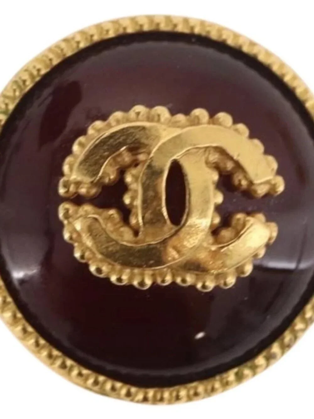 CHANEL brand	chanel color	gold