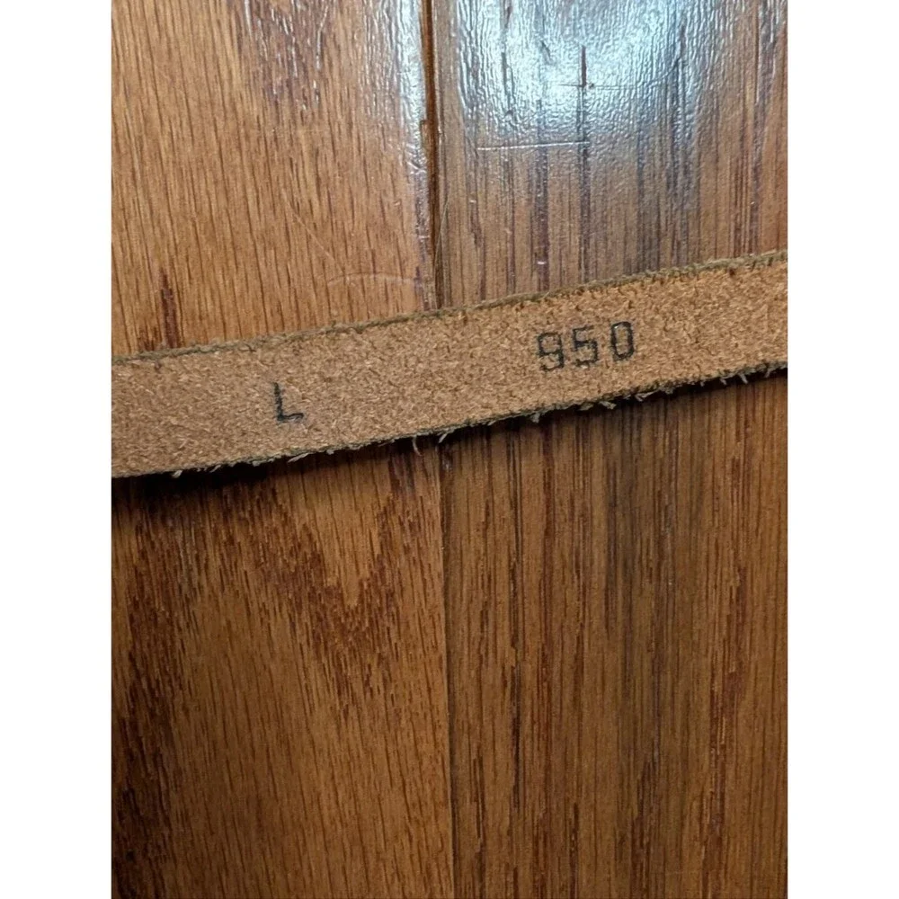 Unbranded vintage tooled