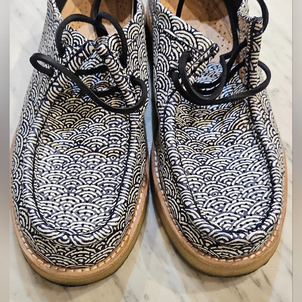 Sperry navy white