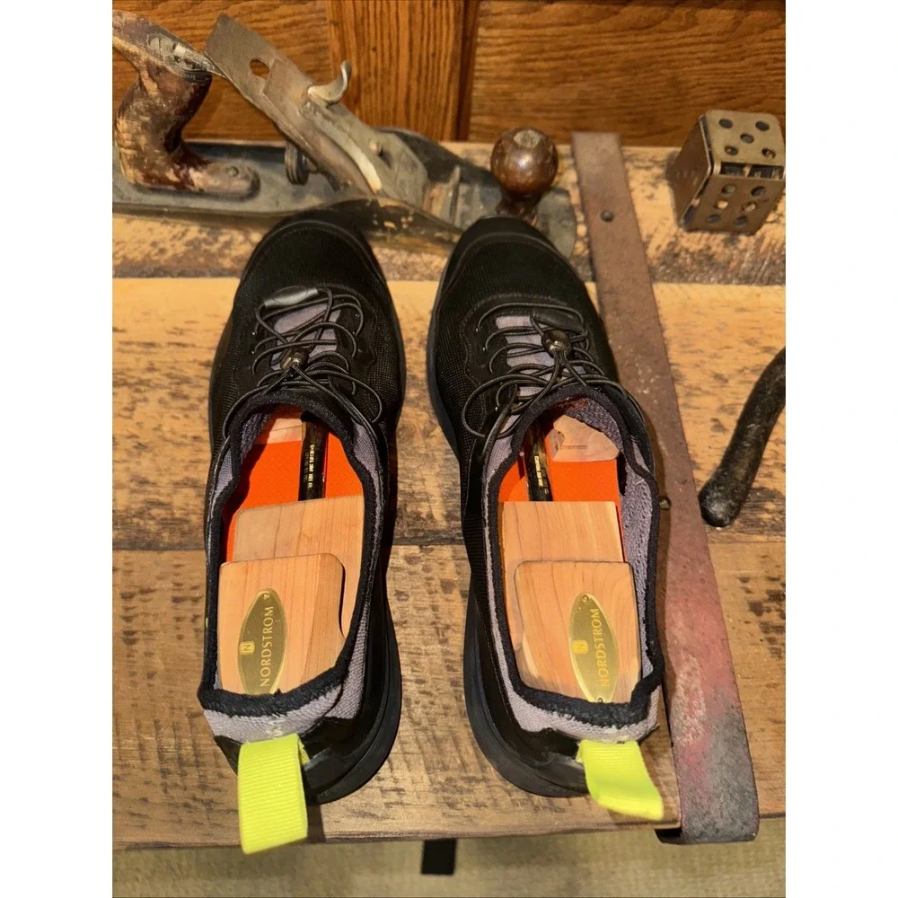 Swims ocean runner