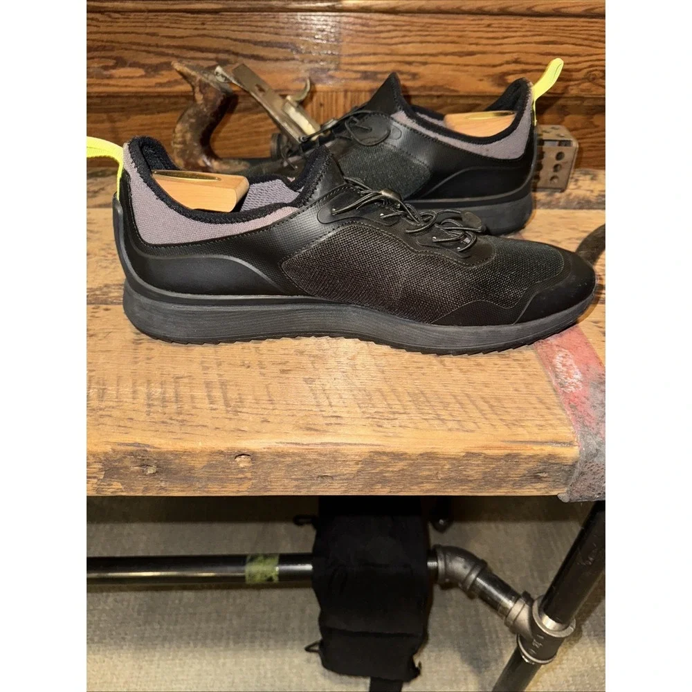 Swims ocean runner