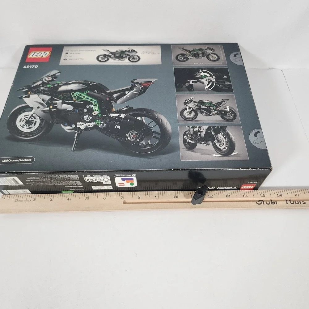 Lego build iconic
