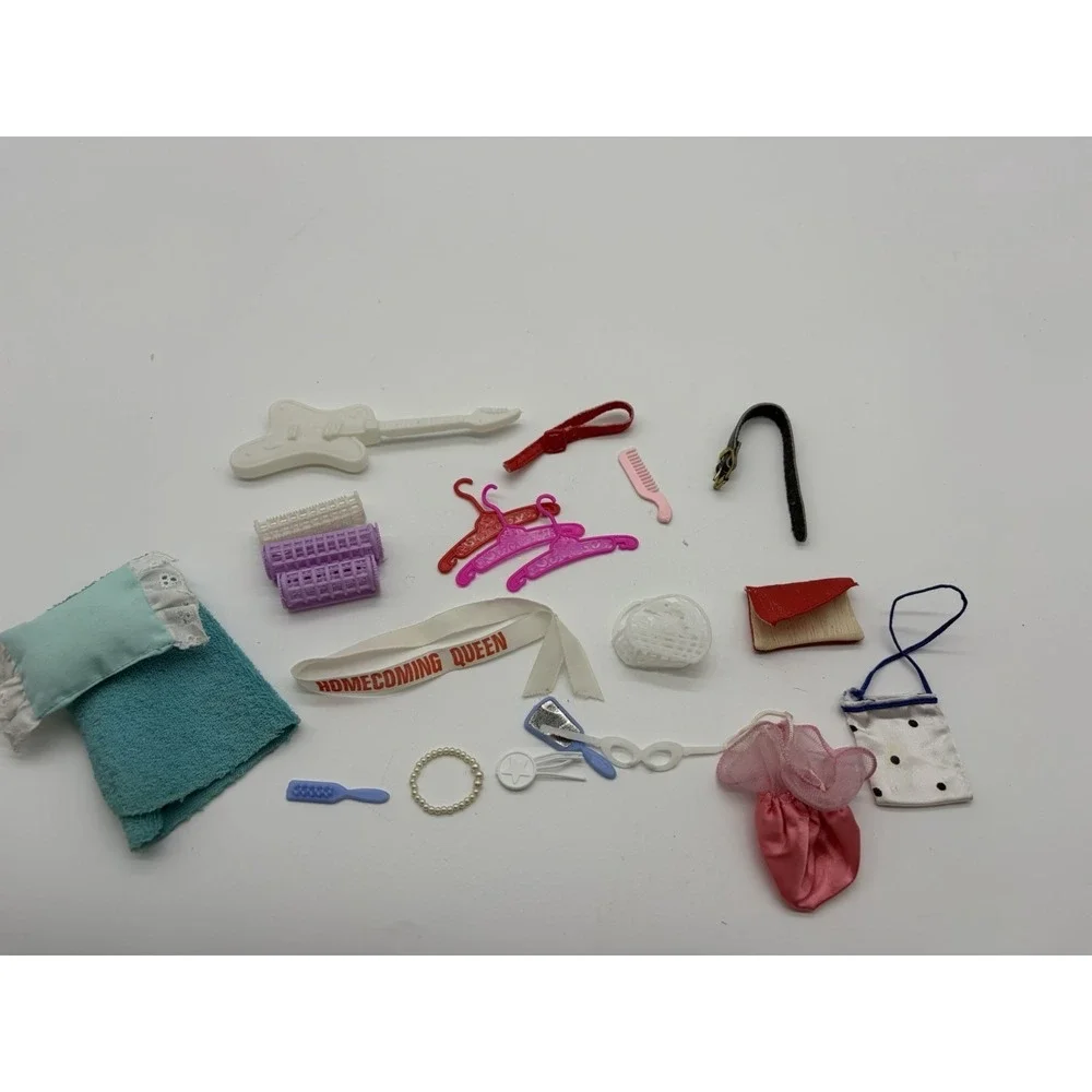 Vintage Barbie  Accessories w/Hangers, Guitar Purses Brushes Belts Jewelry‎