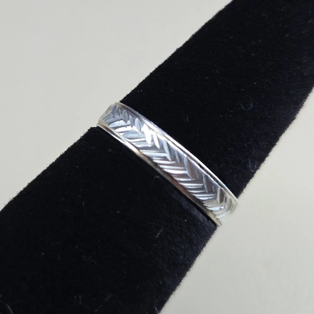 N/A silver tone