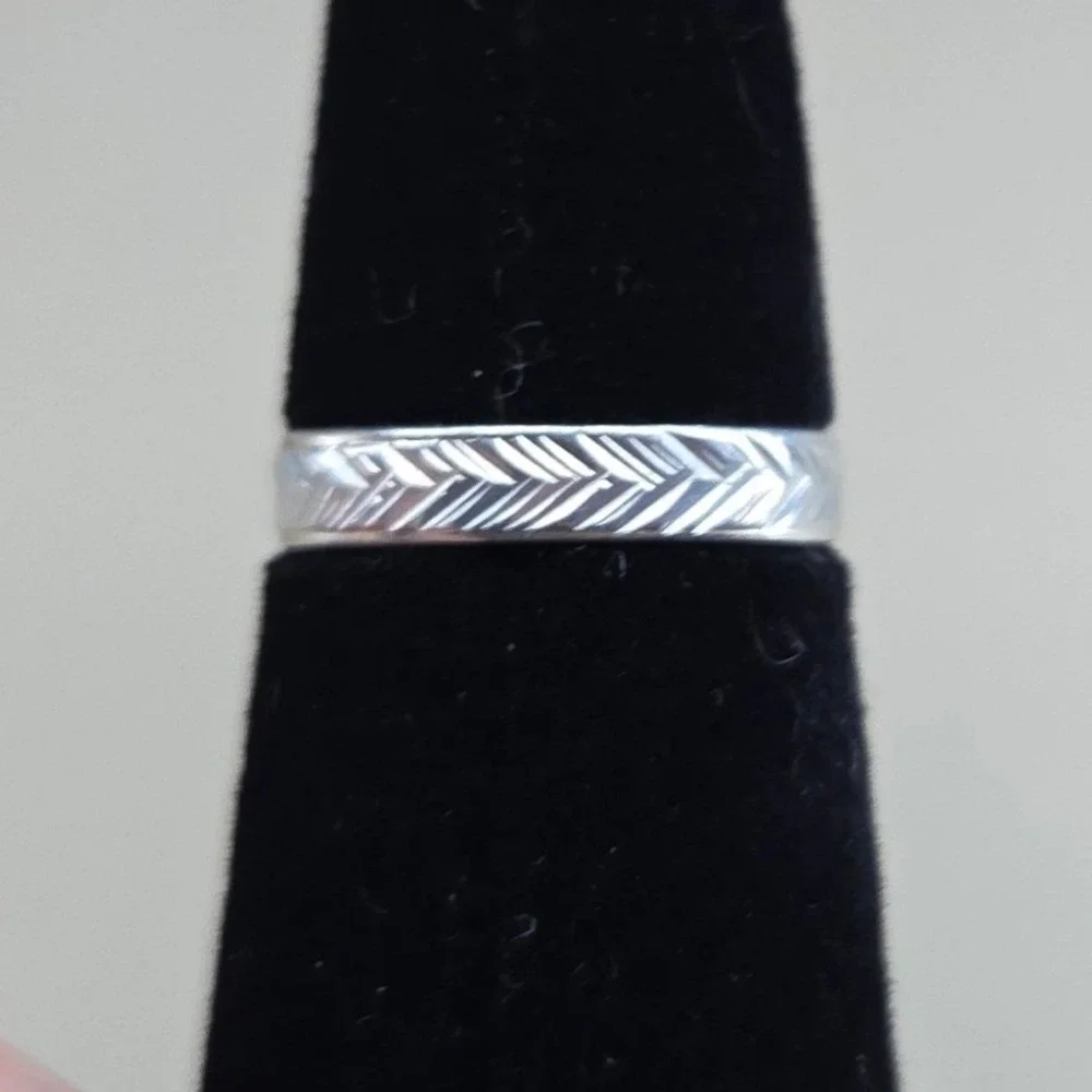 N/A silver tone