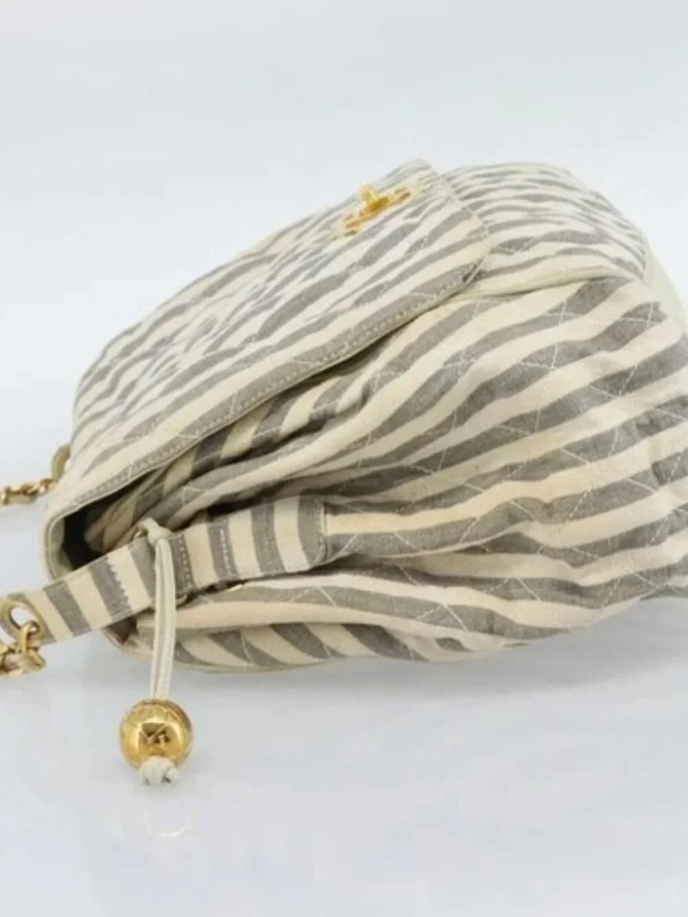 CHANEL scratches bag size