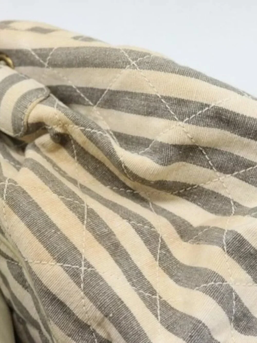 CHANEL material leather：rubbing