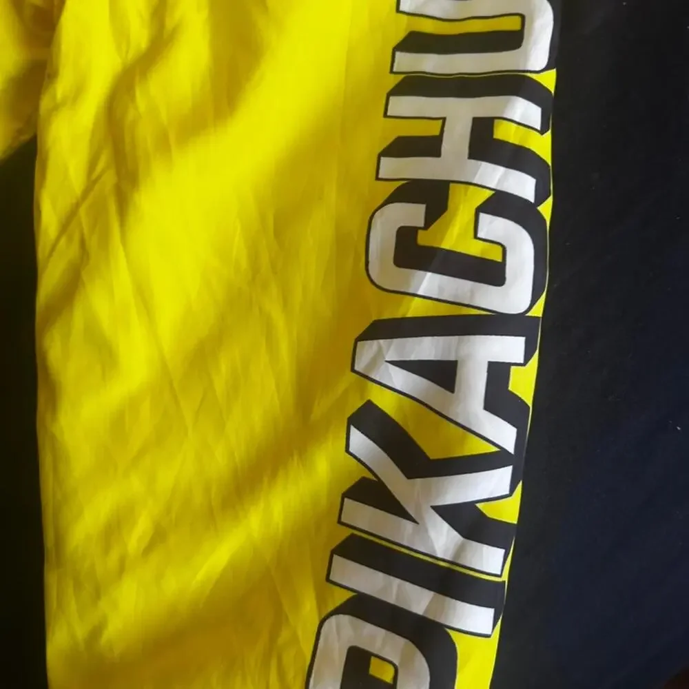 H&M yellow pokémon