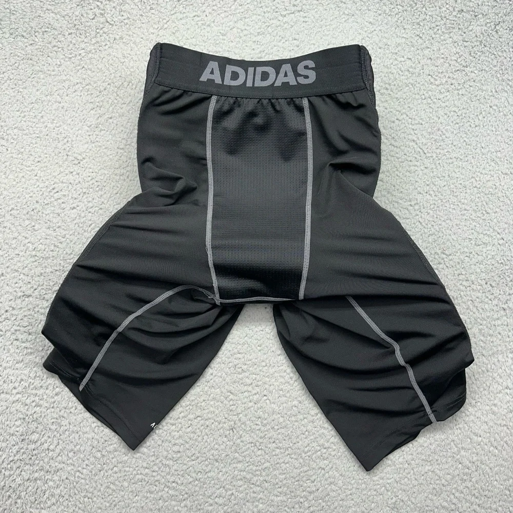ADIDAS MAF3007‎ Mens Large Black Techfit 5-Pad Integrated Compression Shorts