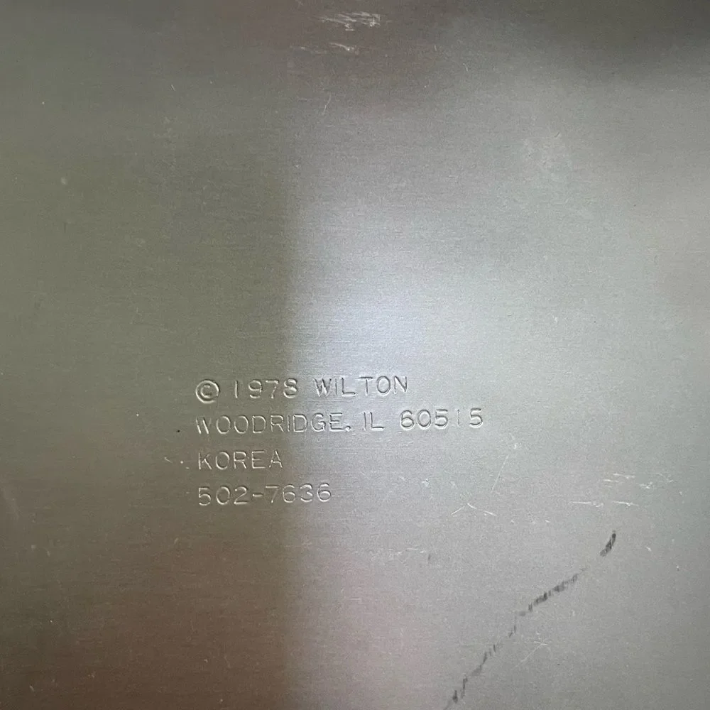 Wilton cake pan