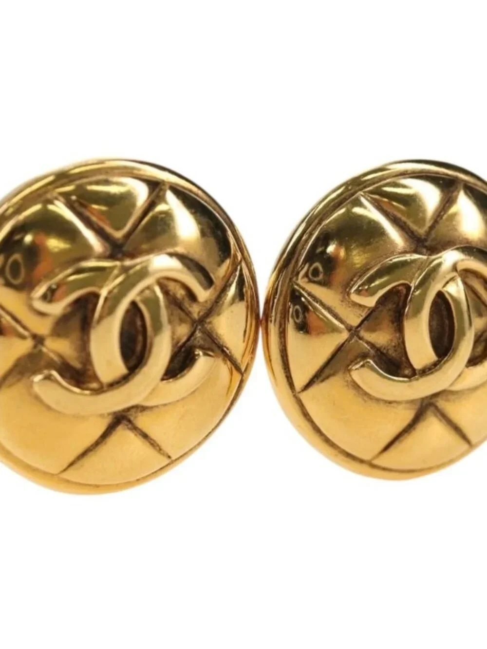 CHANEL brand	chanel color	gold