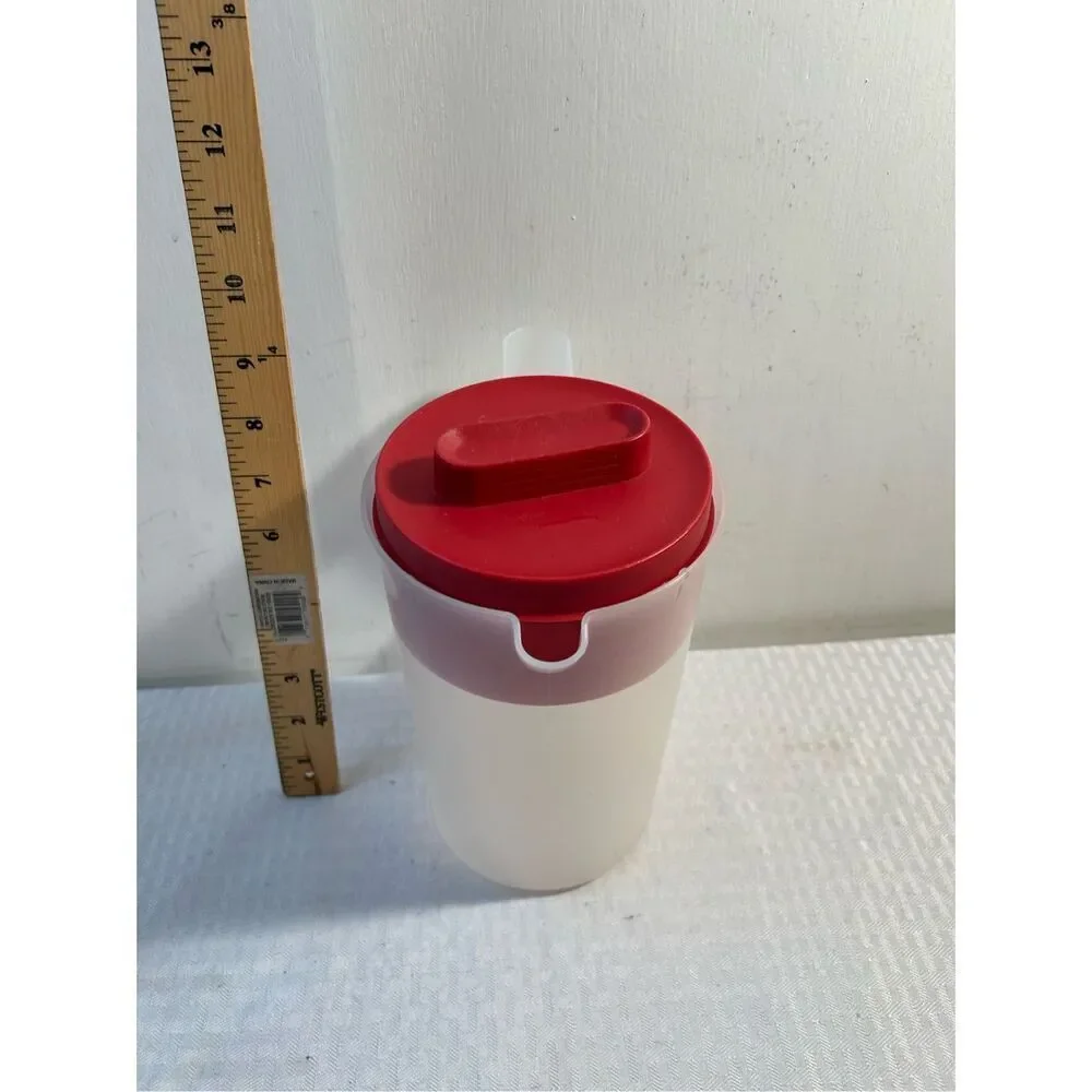 Rubbermaid 2qt pitcher