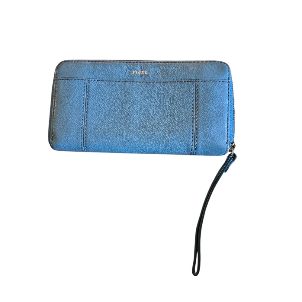Fossil Sky Blue Wristlet Clutch‎