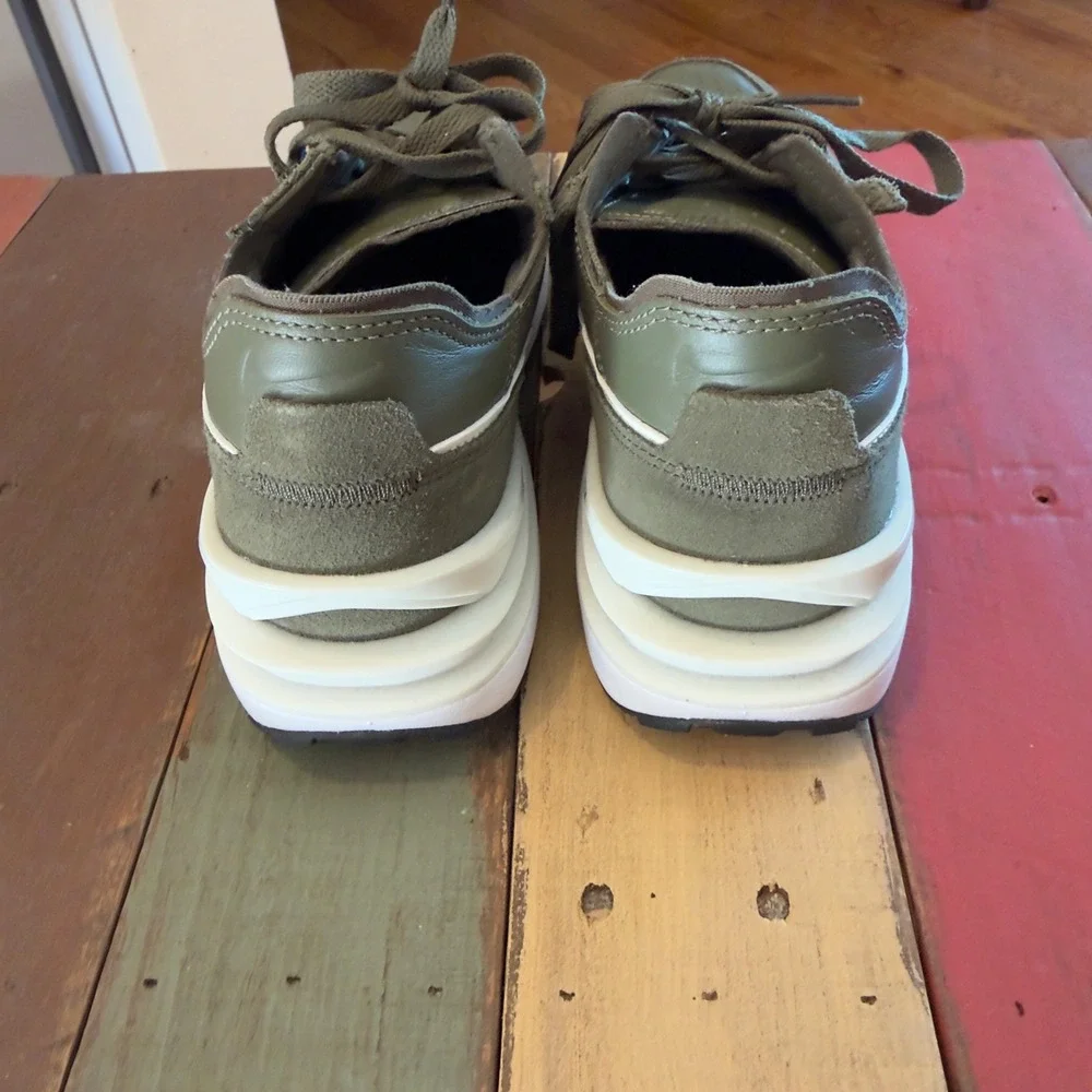 Nike waffle debut