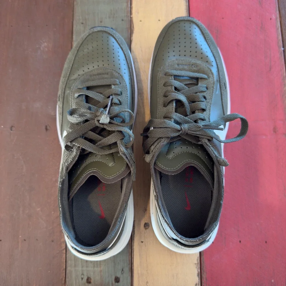 Nike waffle debut