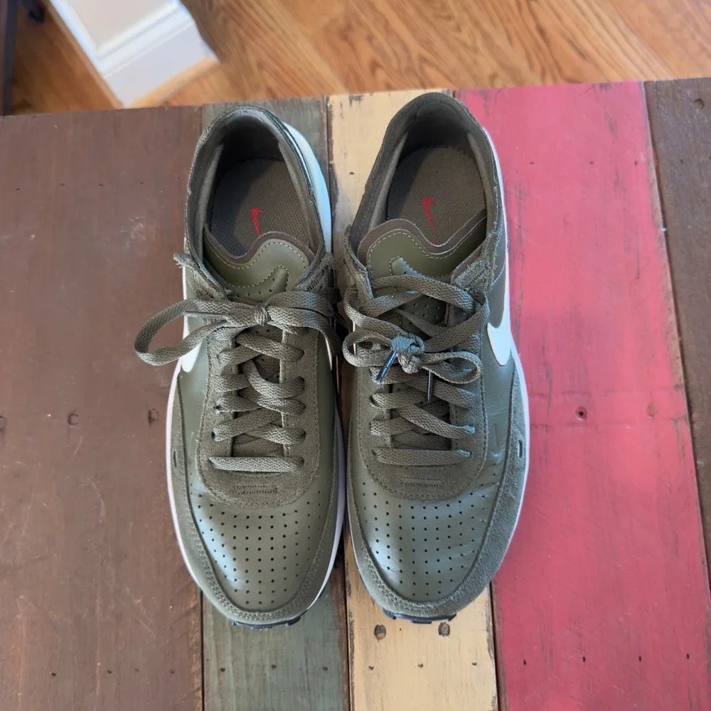 Nike waffle debut