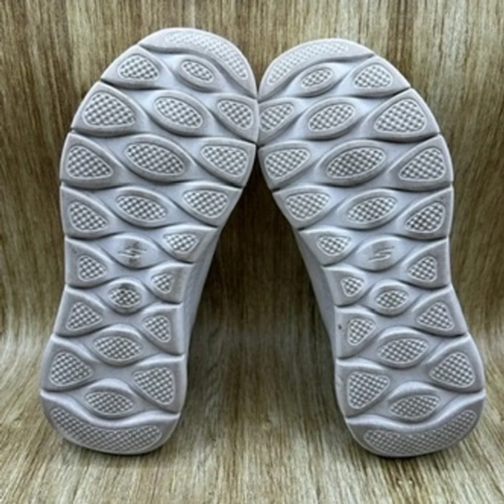 Skechers go walk