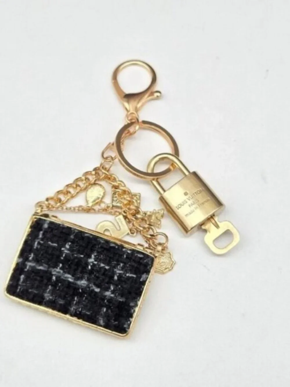 Louis Vuitton 📌 returns random