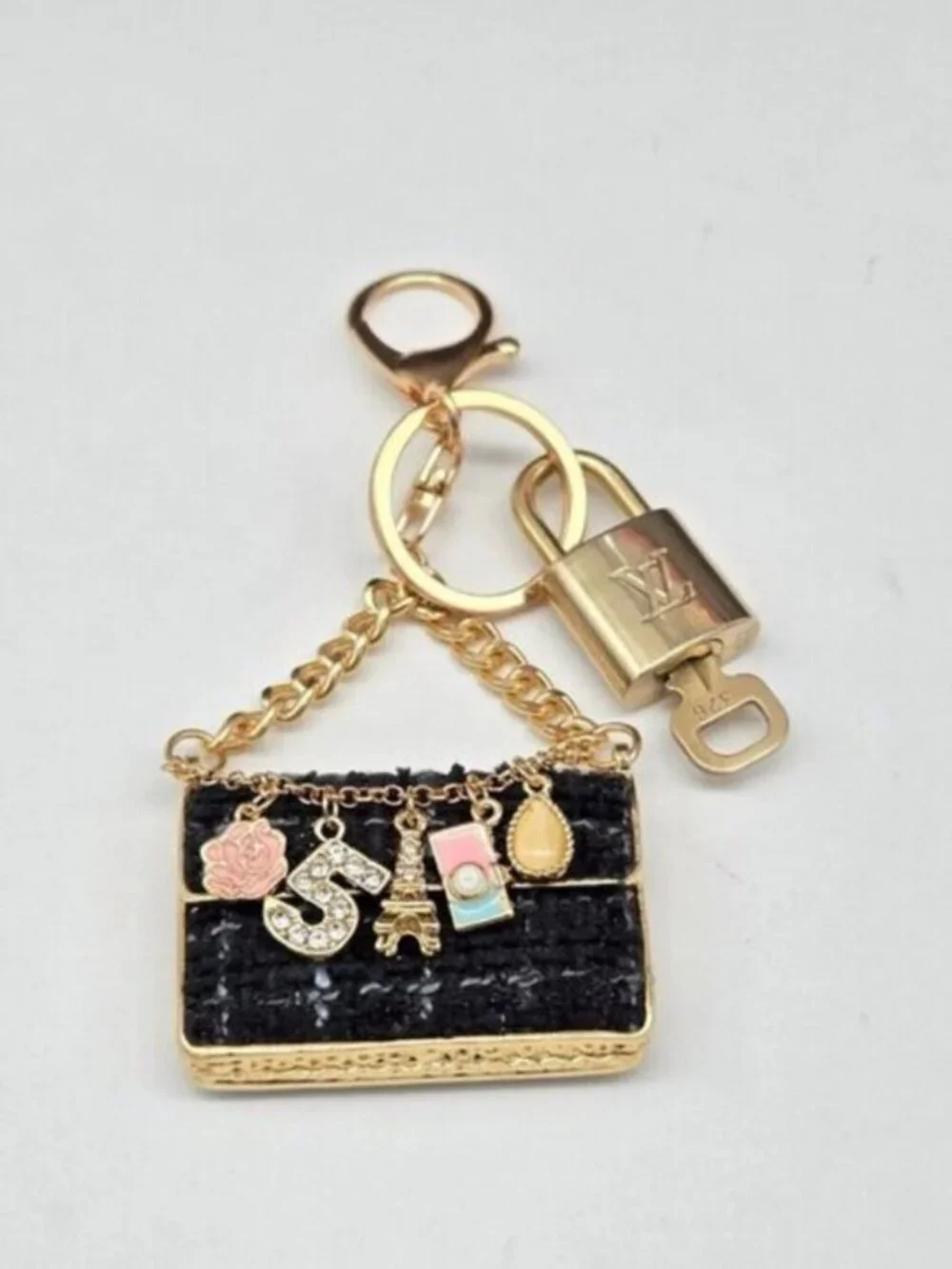 Louis Vuitton vuitton confidence hardware