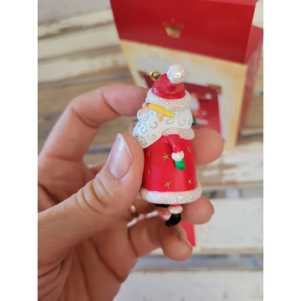 Unbranded hallmark so