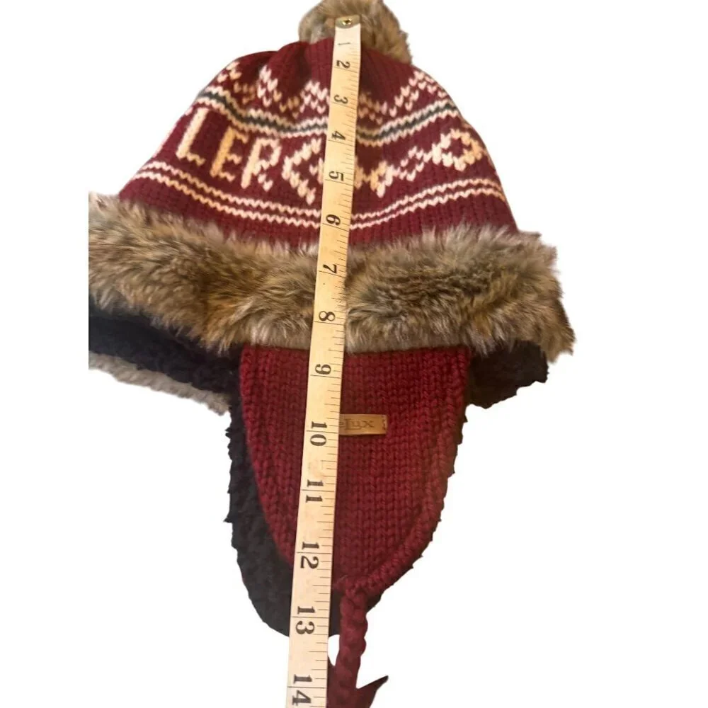 Delux knitted trapper