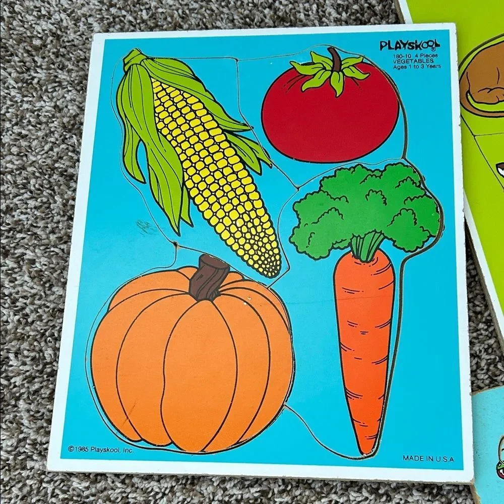Vintage puzzle set