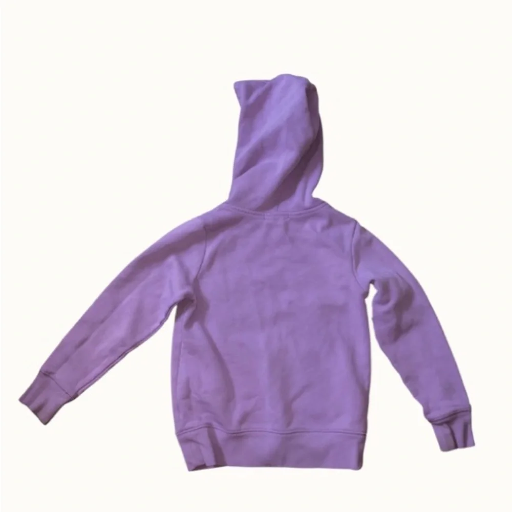 GAP pullover logo
