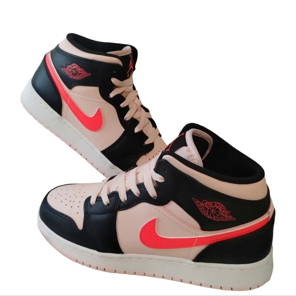 Jordan 1 Women's Mid Atmosphere Infrared 23-Black Barbiecore Grungecore‎ Size 7½