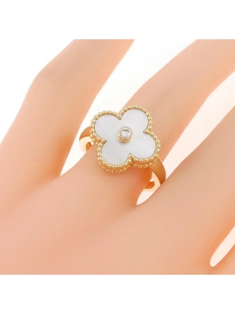 Van Cleef & Arpels item code