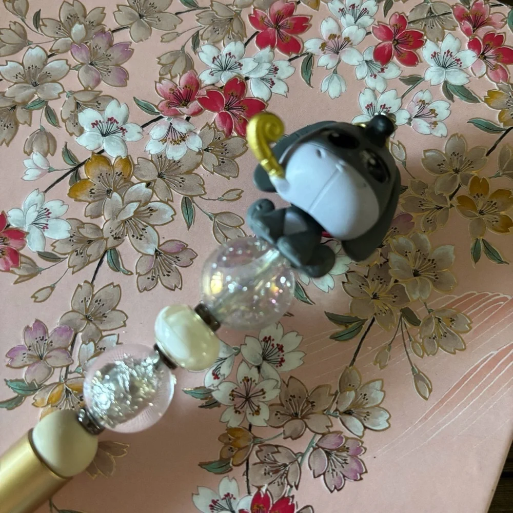 Disney Doorables: Winnie the Pooh: Eeyore party handmade beaded pen