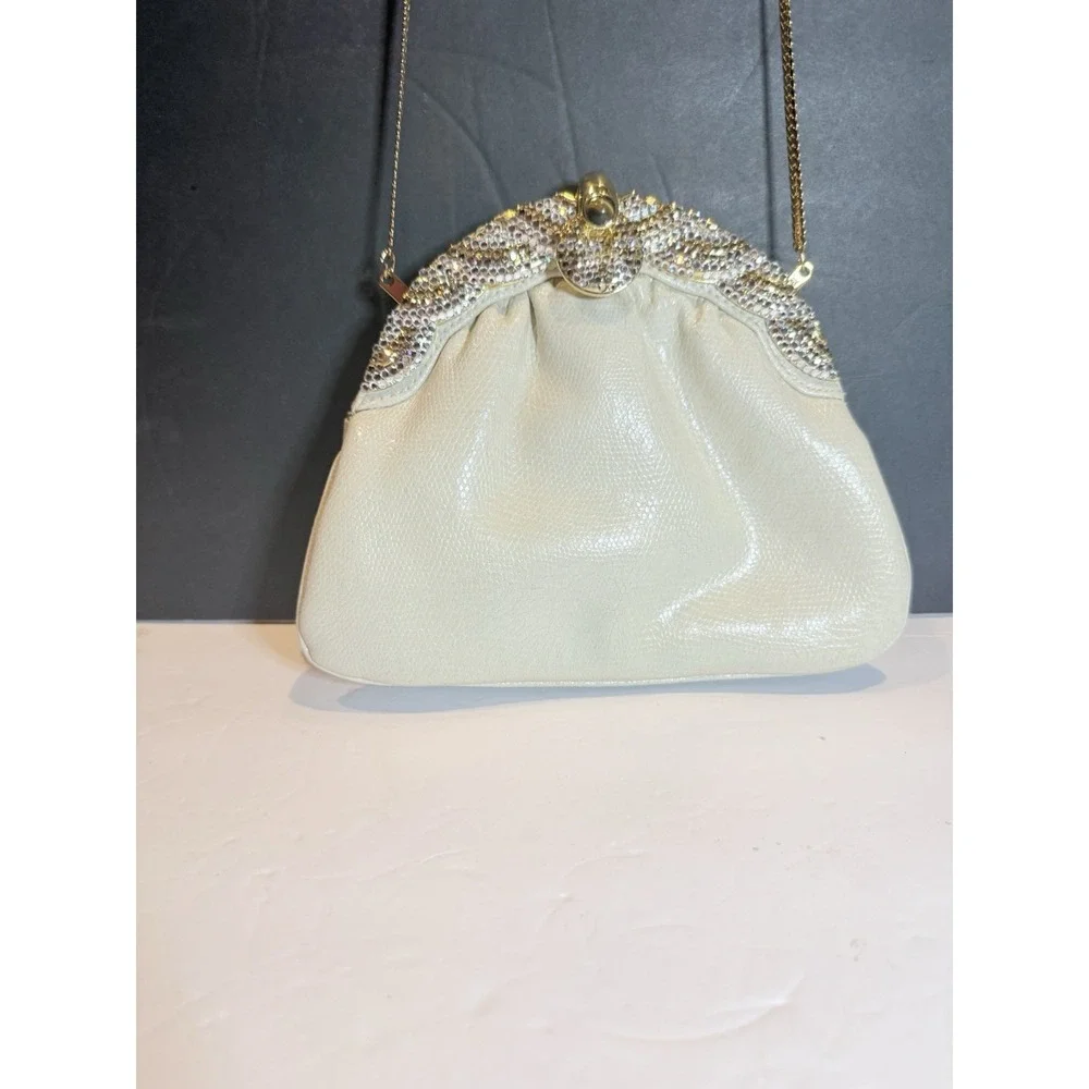 Elan delicate frame lock