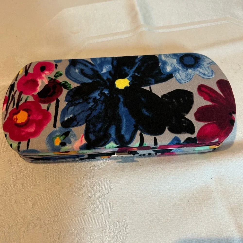 thirty-one vibrant floral
