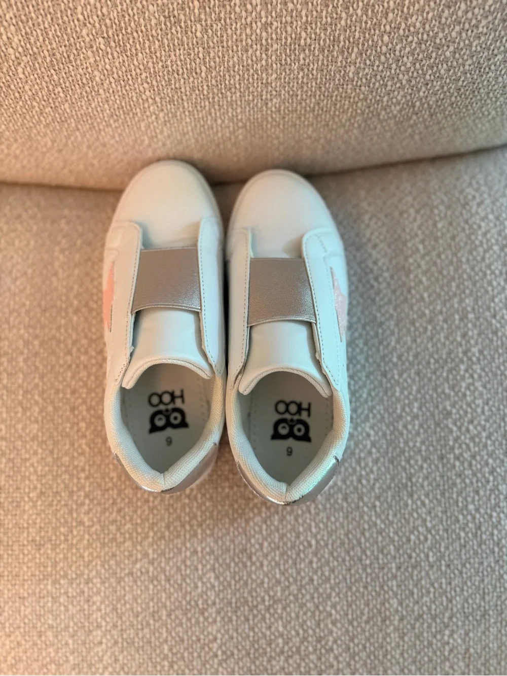 N/A comfortable white