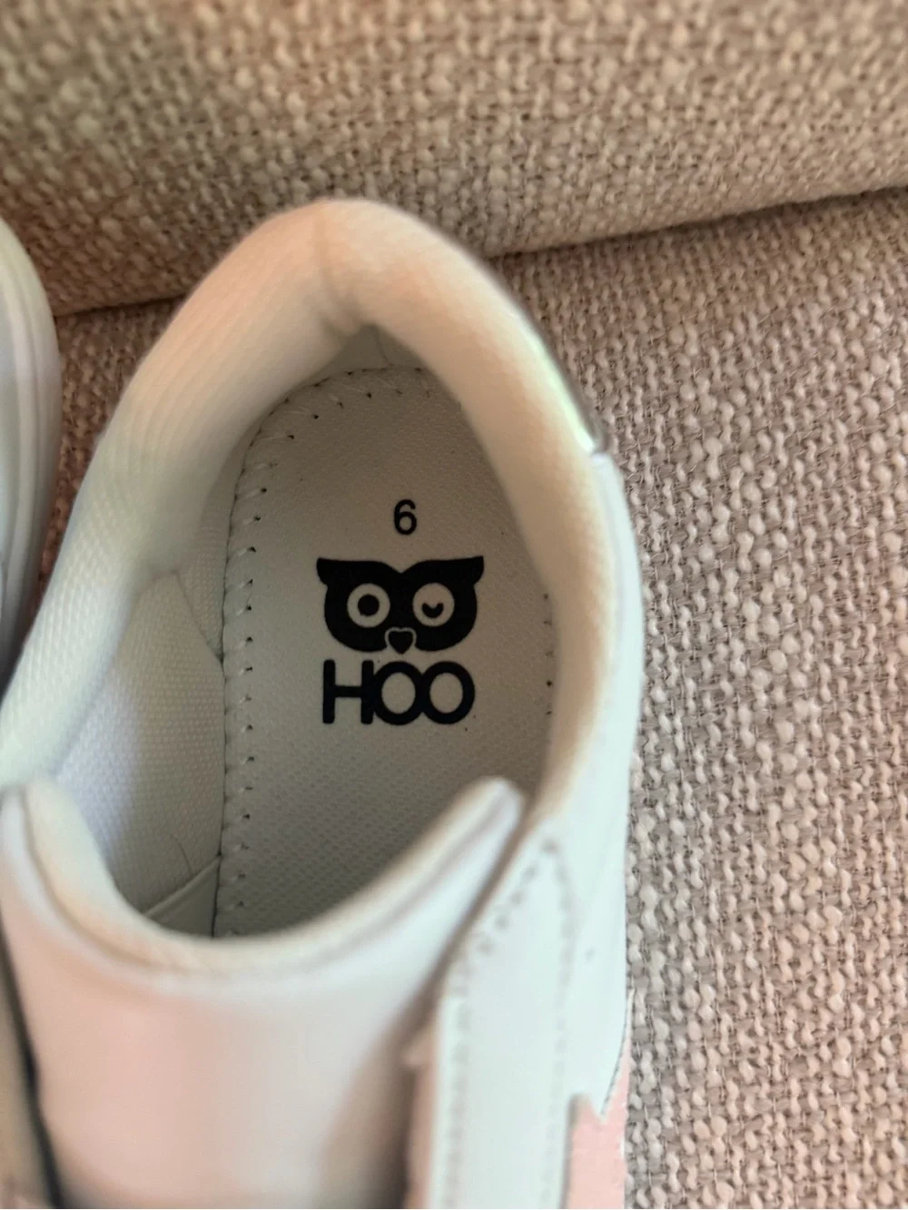 N/A comfortable white