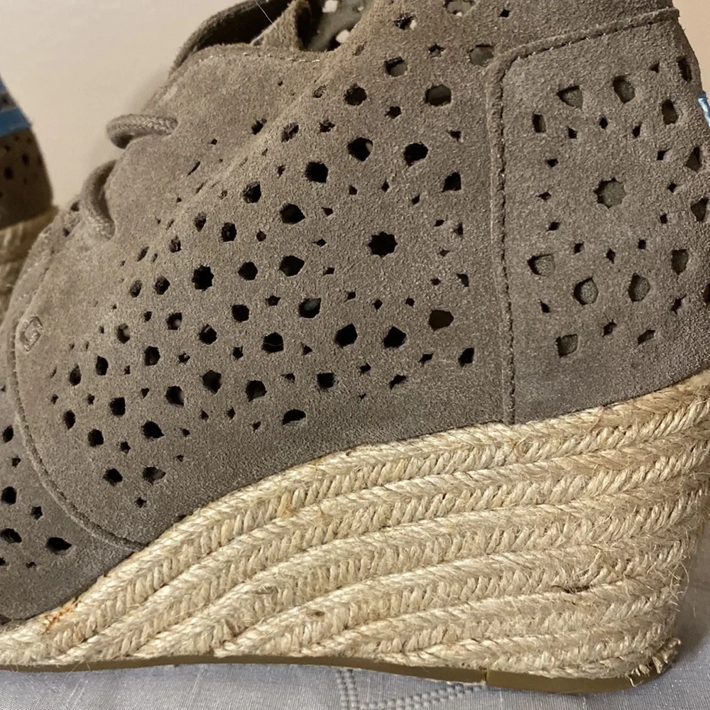Toms cutout suede