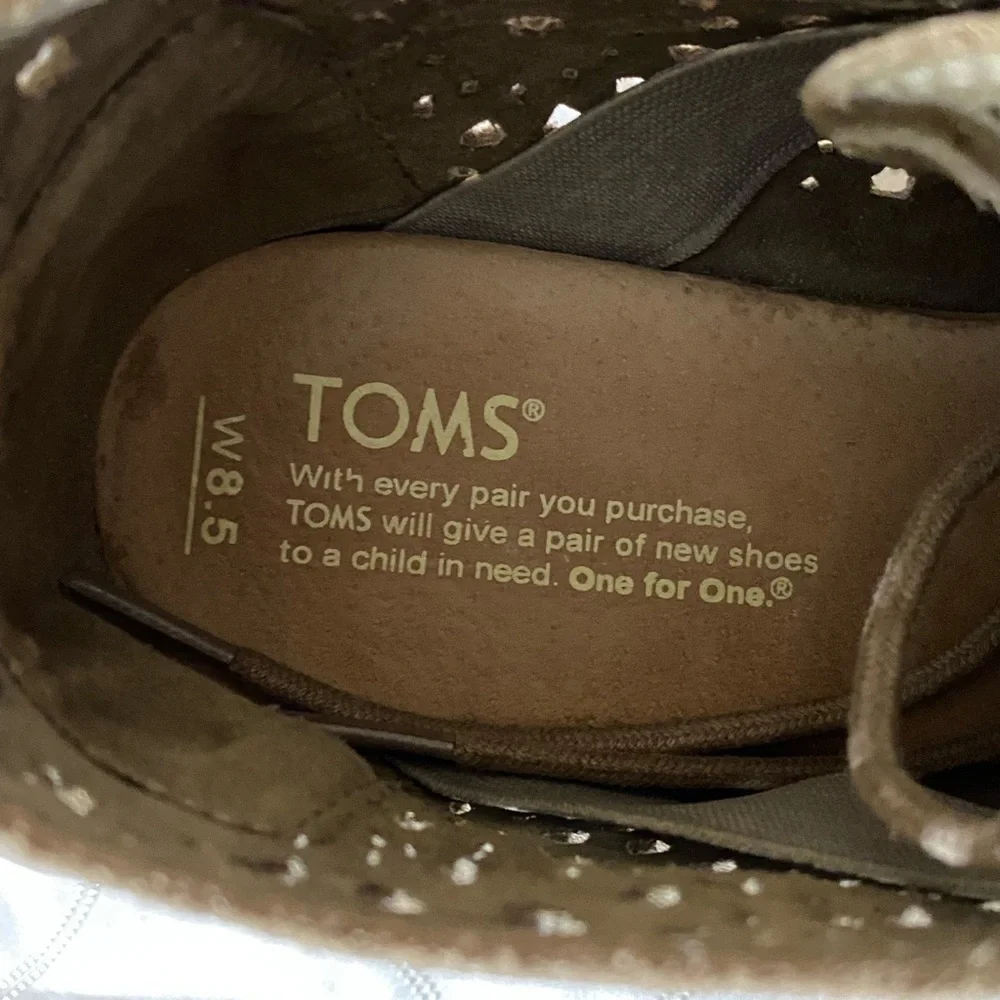 Toms cutout suede
