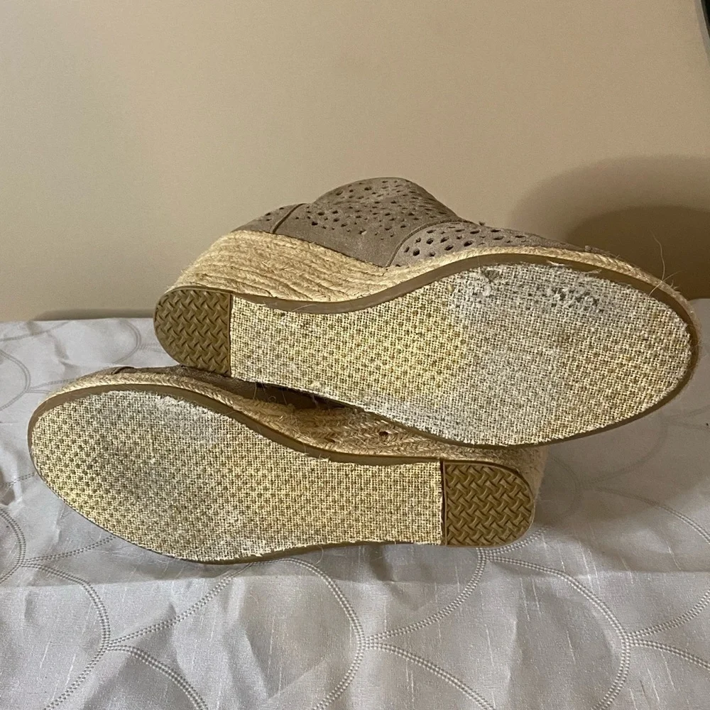 Toms cutout suede