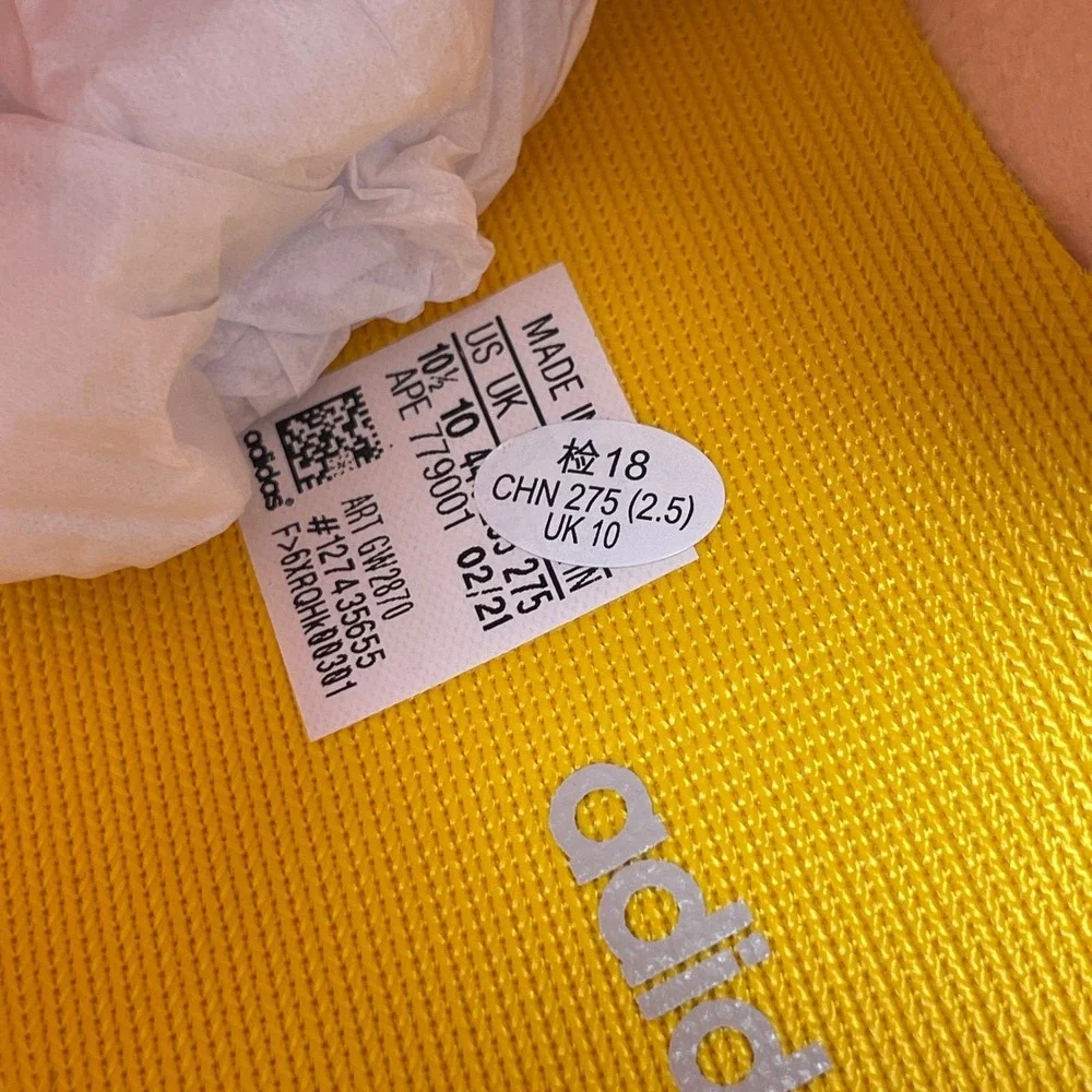 Adidas Yeezy new tags