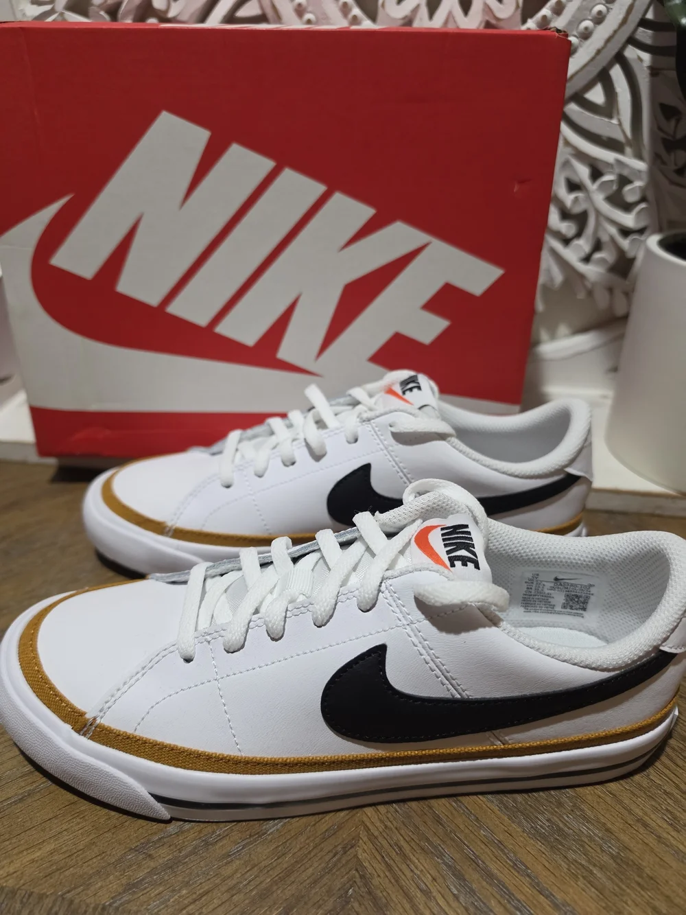 NEW Nike Court Legacy White Low-Top Sneakers Black Swoosh/Gold Trim Size 5Y