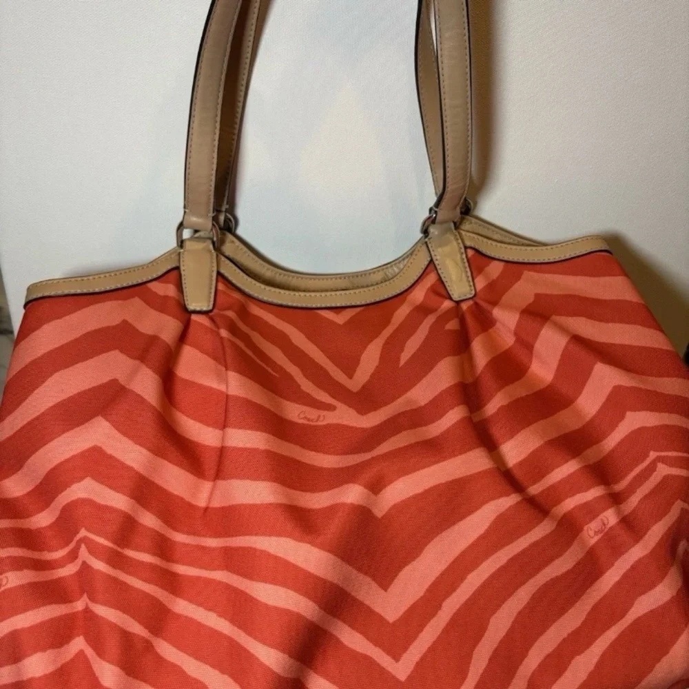 Coach tote coral