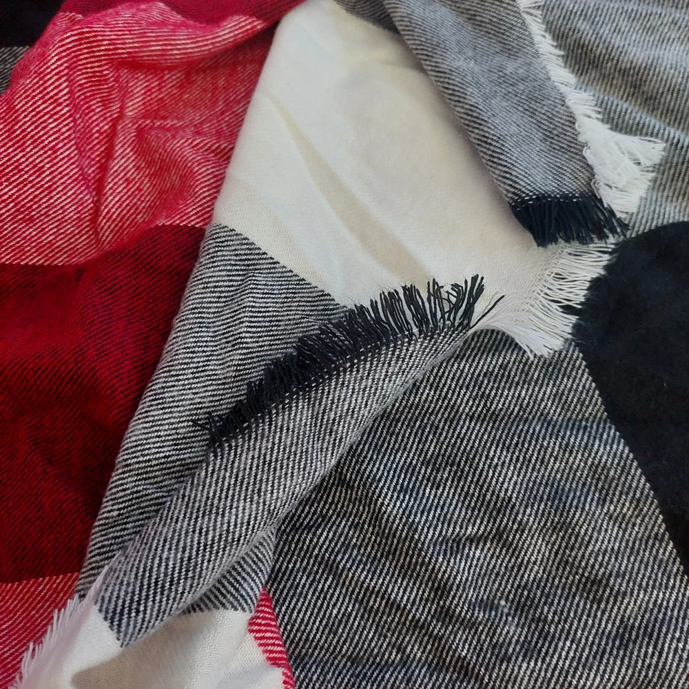 Source Unknown 48x48 scarf